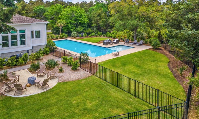 Georgetown Casa | Home close to the Beach and private pool