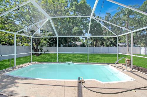 Bradenton Casa | Private pool home near Anna Maria Island - Coastal Oasis