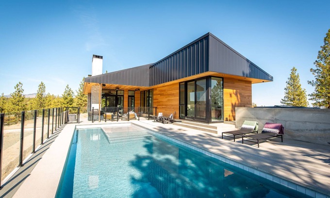 Chelan Casa | Private pool + hot tub | Seclusion & serenity | In the hills above Lake Chelan