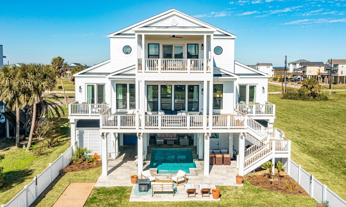 Indian Beach Casa | Private Pool! Luxe Designer Interior, Fenced Yard, Large Bedrooms, Deck & Patio