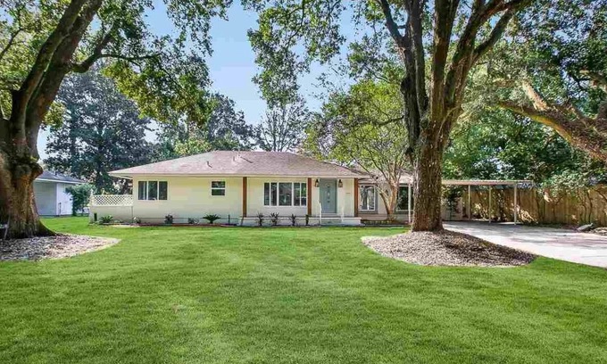 Lobdell/Woodale Casa | Private Pool! Mid-City Stay!