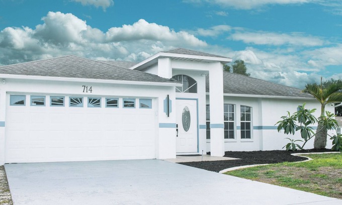 Fort Myers Casa | Private Pool Paradise! 3BR Fort Myers House w/ WiFi & A/C