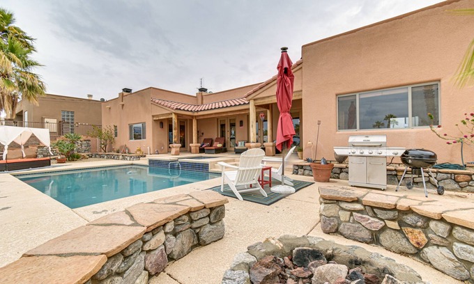 Lake Havasu City Casa | ¡NUEVO! Lujosa casa del lago escapada w / piscina, spa y barbacoa!