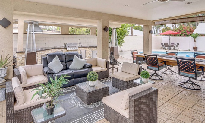 Reseda Casa | Private Pool + Sauna: Pet-Friendly Reseda Retreat!