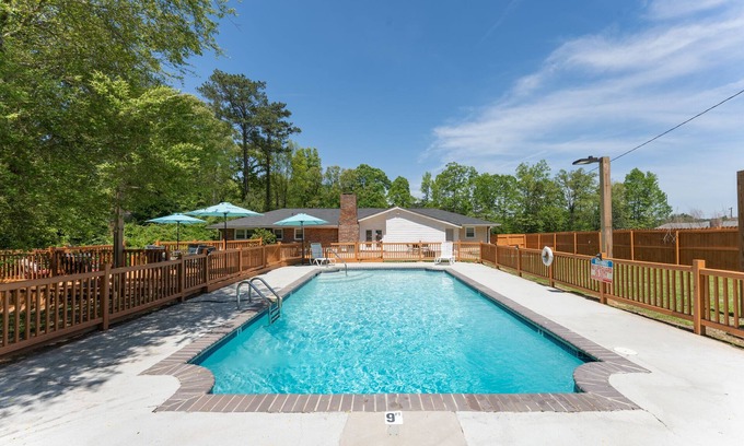 Riverdale Casa | Casa de vacaciones en Atlanta * PISCINA PRIVADA * Dormir 11