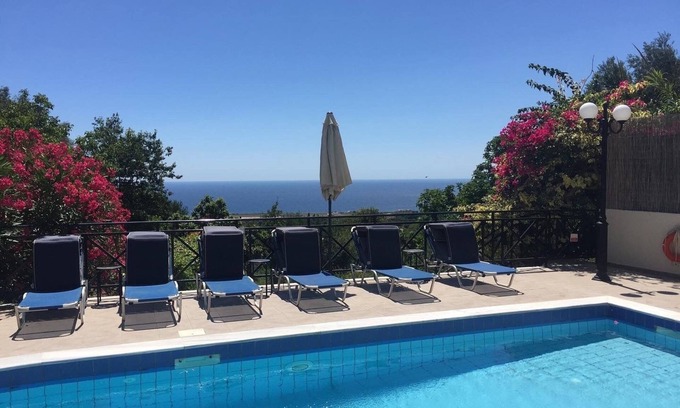 Sarlata Villa | Piscina privada y capacidad para hasta 10 personas, excelentes vistas al mar