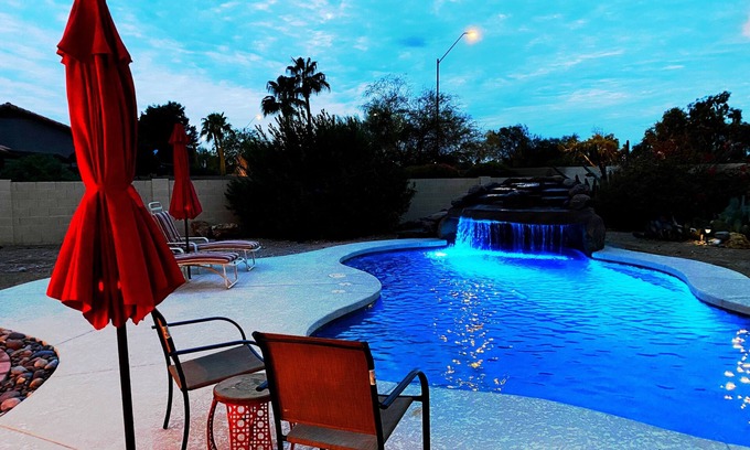 Westbrook Village Casa | 🌴NUEVA LISTA🌴gran patio privado ~ campos de golf, restaurantes, piscinas / spas ~ mascotas