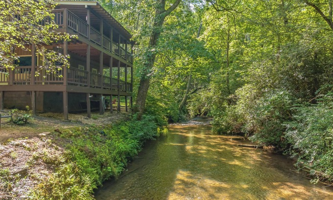 Cleveland Cabina | Private retreat at the waters edge of one of NE Ga premier trout streams.