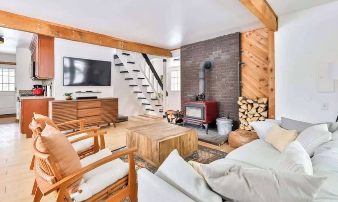 Jewett Casa | Private Retreat Minutes from Town & Both Mountains