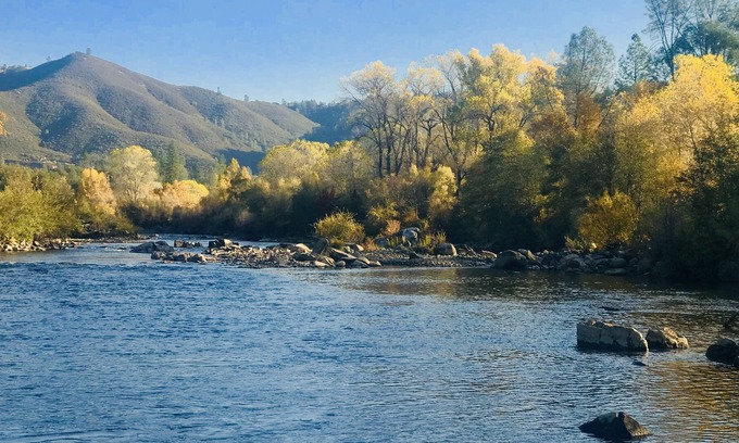 Lotus Casa | Playa privada, Vistas - A pie de rafting, Pub, River Store