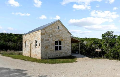 Dripping Springs Casa | Private Romantic Cottage for an Unforgettable Couples Retreat to Texas Hill Country near Dripping Springs, Texas