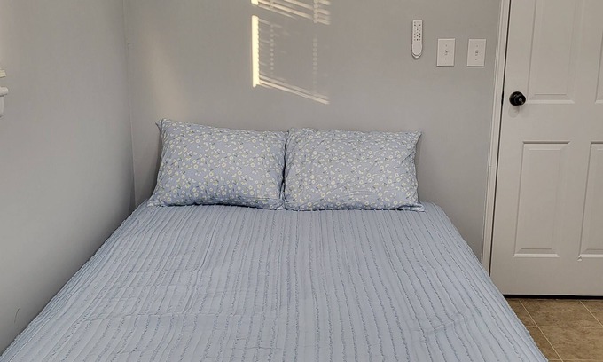 Port Reading Casa | Private Room w Pvt Bathroom near public transportation to NJ&NYC attractions