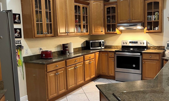 Town 'n' Country Casa | Private Room “A” with Private Full Bathroom in Central Tampa