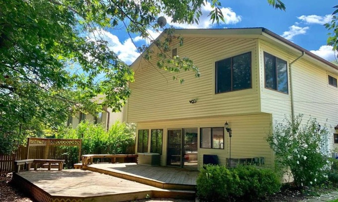 Gaithersburg Casa | Private room&bath in shared SFH/ 10 mins to Shadygrove metro