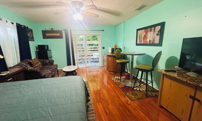 Indian River Bluff Apartamento | Private room centrally located in Melbourne