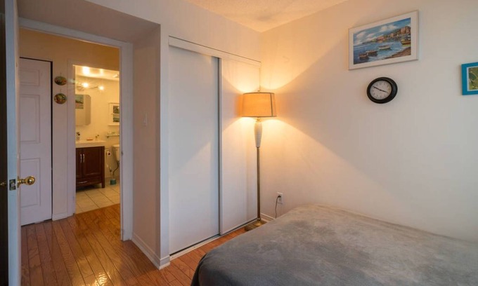 Willowdale Condominio | Private Room in an Artsy Condo, North York Center