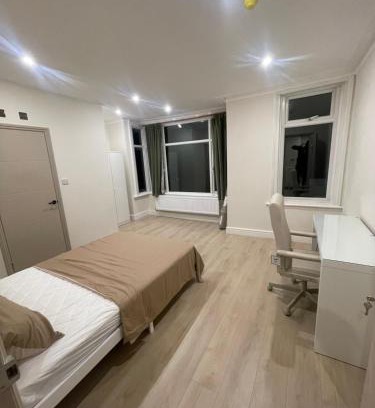 South Norwood Casa | Private Room in AUR Residence