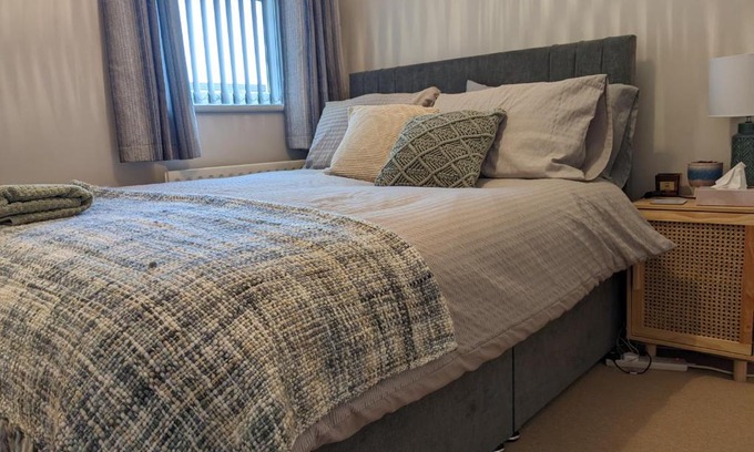 Moneymore Casa | Private Room in House with Mountain view