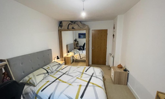 Faraday Casa | Private room in modern flat in great location