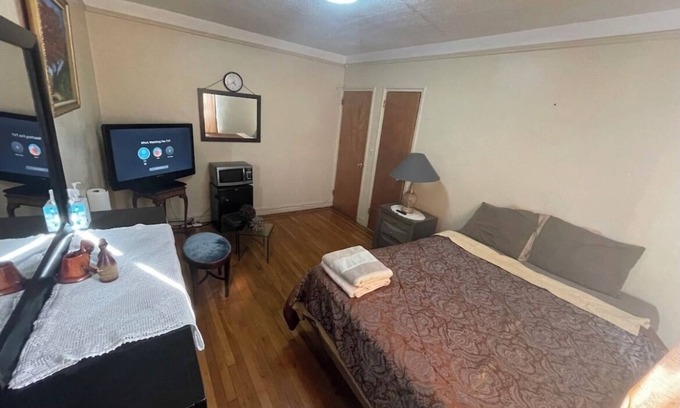 Concourse Apartamento | Private room in rental unit in Bronx , New York