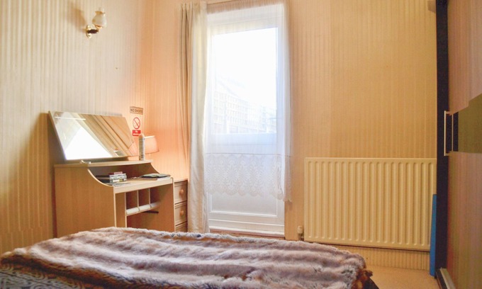 William Morris Apartamento | Private room in residential home