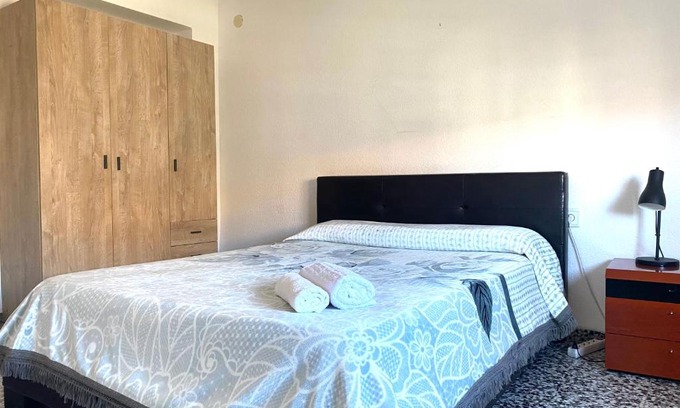Malilla Casa | private room in shared apartment Valencia WorkStay