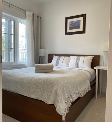 Stratford Casa | Private Room in Stratford Townhome