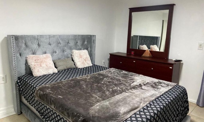 Golden Glades Casa | private room in the house