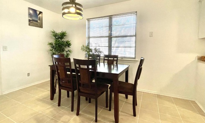 Plano Casa | Private room near downtown in Plano