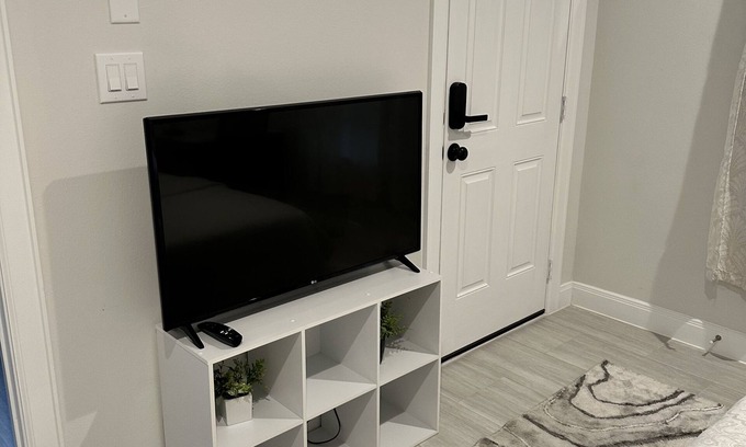 South Main Casa | Private room near med center,NRG