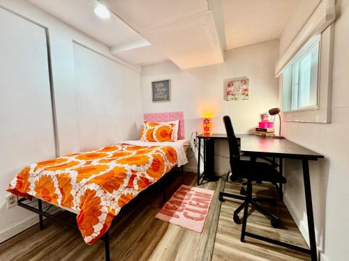 Rainier Valley Casa | Private Room on the 1st Floor with Shared Bathroom near Airport and Downtown Seattte