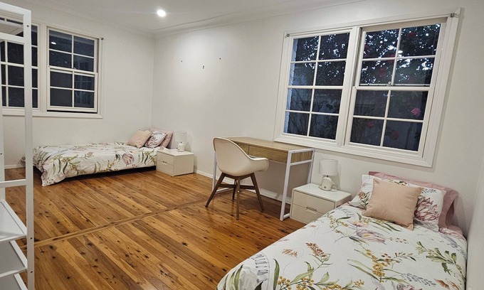 East Lindfield Casa | Private Room with shared bathroom