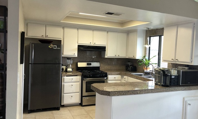 Palmdale Apartamento | Private Room with Bathroom