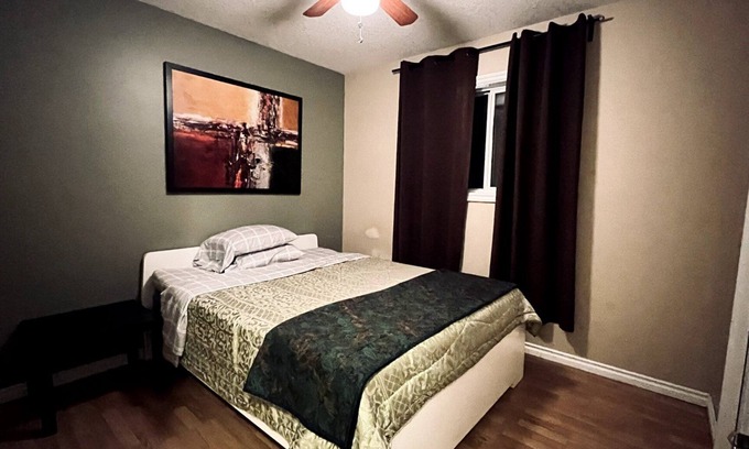 North Central Edmonton Casa | Private Rooms Close to NAIT Kingsway Mall/ Downtown
