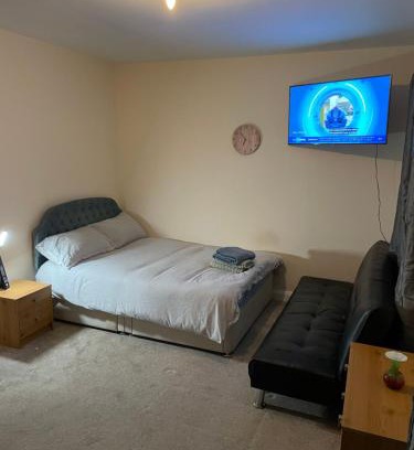 Milton Keynes Cama Y Desayuno | Private Rooms In A Cheerful 4-Bedroom Town House