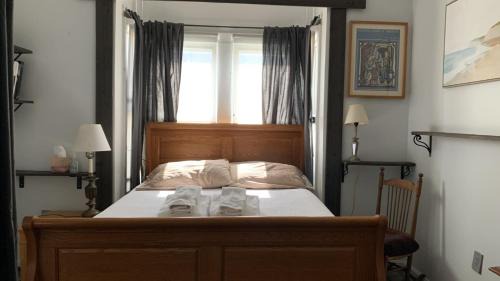 Eagle Hill Casa | Private Rooms, Shared Bath in a Private Home Minutes From Logan Airport