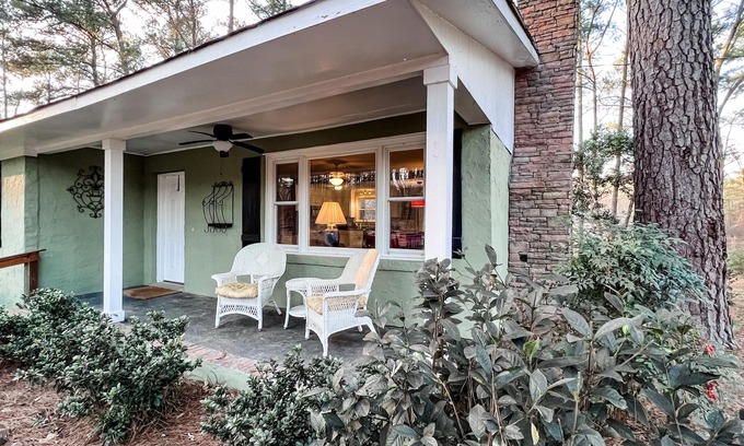 Evans Casa | Private Rustic 3BR Quaint Cottage on Pond in woods - Close to Evans Town Center