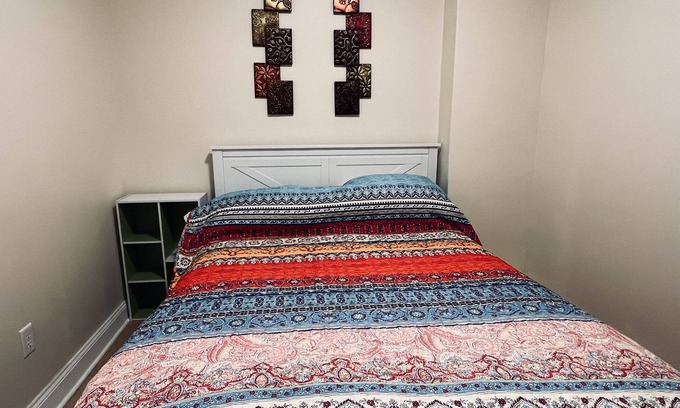 Cross Keys Casa | Private, safe, quiet, 2 bedrooms, spacious living room, kitchenette & study area