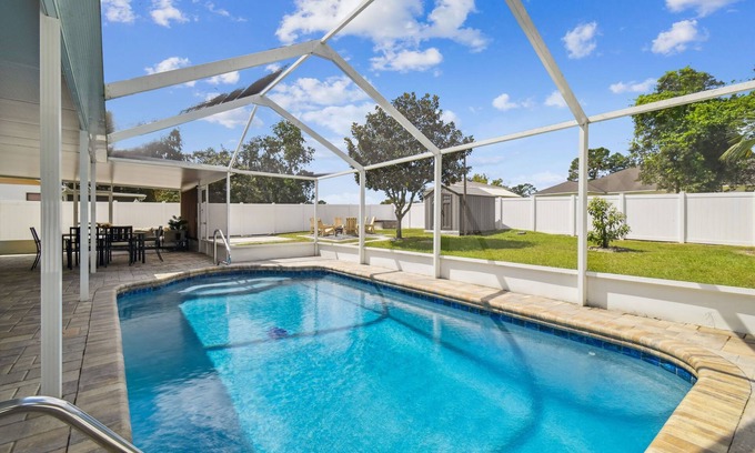 Spring Hill Casa | Private Salt Water Pool, expansive patio + outdoor kitchen