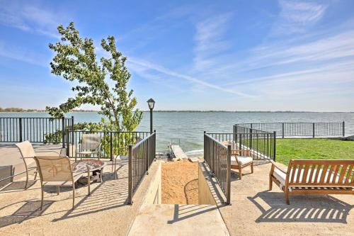Hamlin County Casa | Private Sauna and Beach Lake Norden Cabin