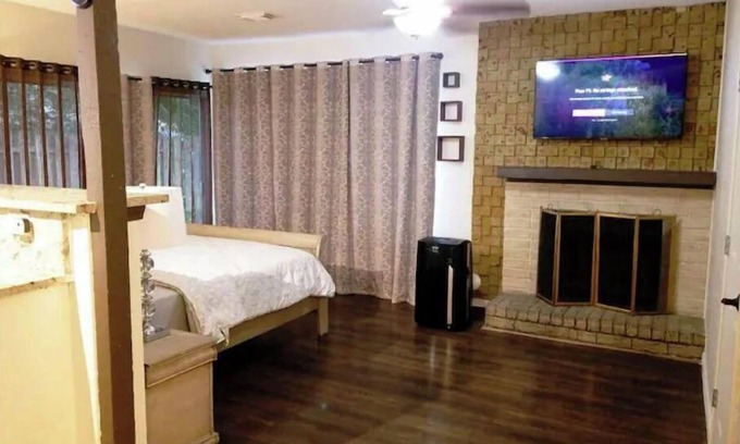 George Bush Park/Eldridge Apartamento | Private Separate Entry Guest Suite Close To Everything