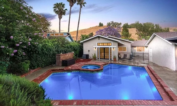 Shadow Hills Casa | Private serene retreat with pool in Los Angeles near Burbank and all studios!!
