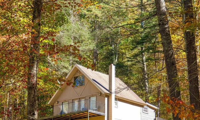 Elkton Cabina | Private Shenandoah Cabin Chalet Luray Fire Pit