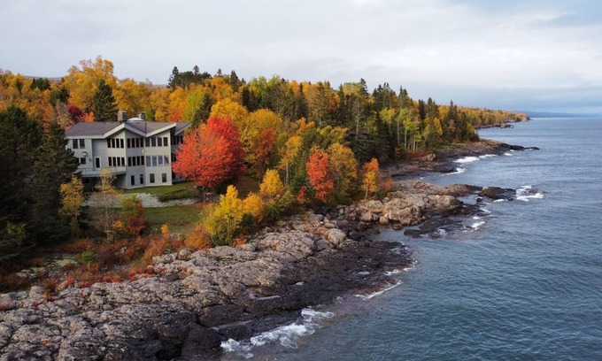 Tofte Cabina | Private Shore/Huge Yard/Game Rm/Fire Pit/Views Lux