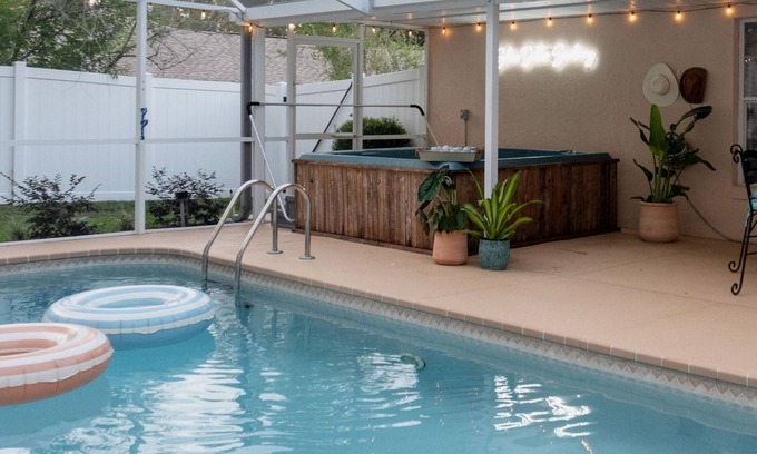 Citrus Springs Casa | Secluded Spa & Heated Pool! Minutes From Crystal River & Rainbow Springs