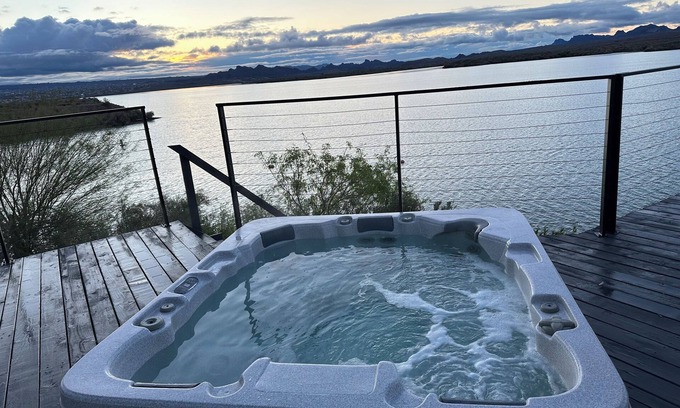 Lake Havasu City Complejo | Private Spa On Water, King Bed, private steps to water