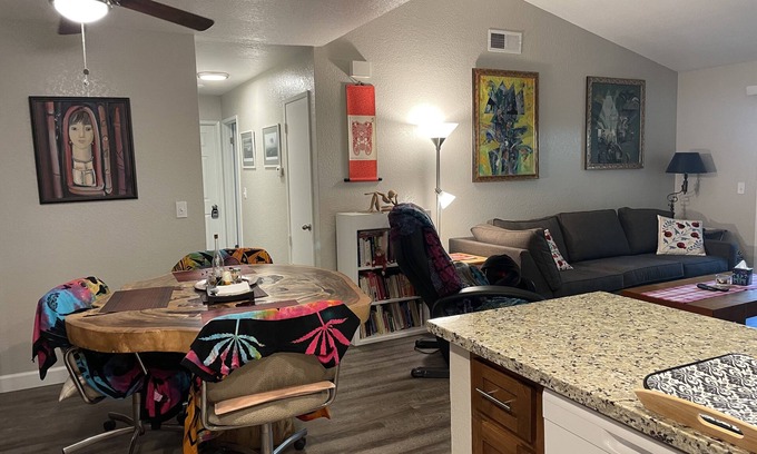 Davis Apartamento | Private spacious 2-bedroom apartment - pets welcomed