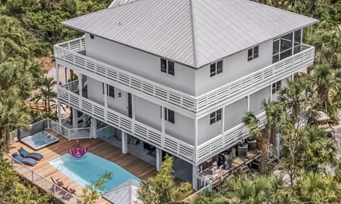 North Captiva Casa | Private & Spacious [2300sqft] home w/Pool,Hot Tub,Golf Cart, Pet Friendly & Club
