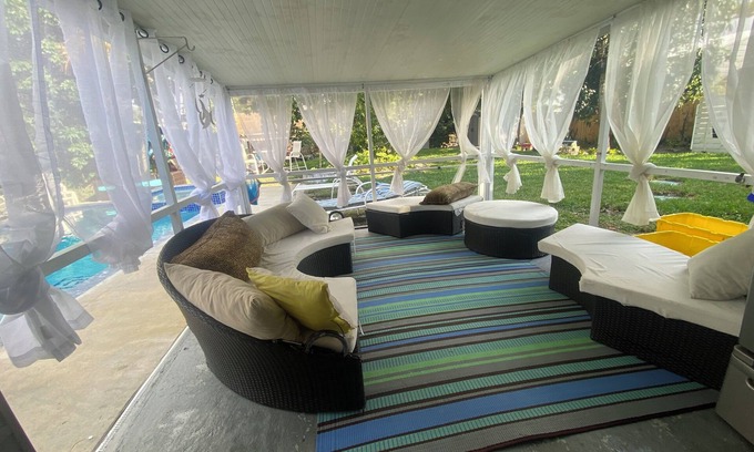 Florida Gardens Casa | Private spacious 5-bedroom house, pool, hot tub, AC, gazebo, and large backyard.