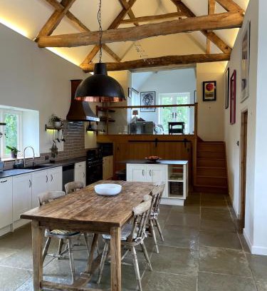 Hankerton Casa | Private & Spacious Cotswold Barn